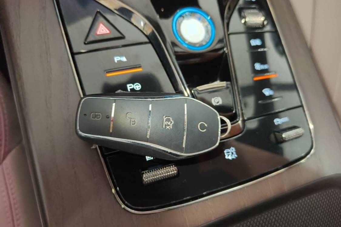 BYD Han 2024 car image #28