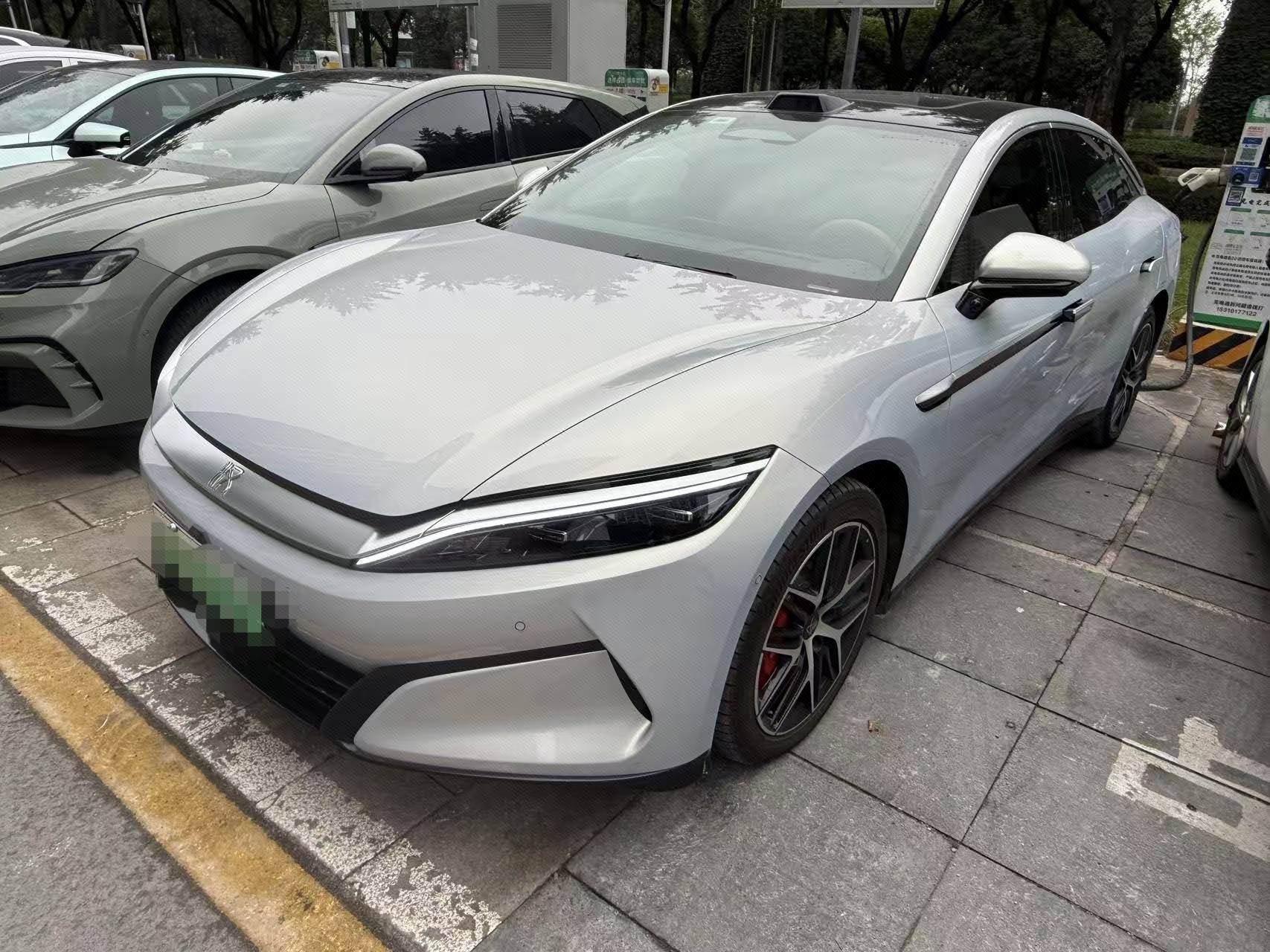 BYD HanL 2025 car image 
