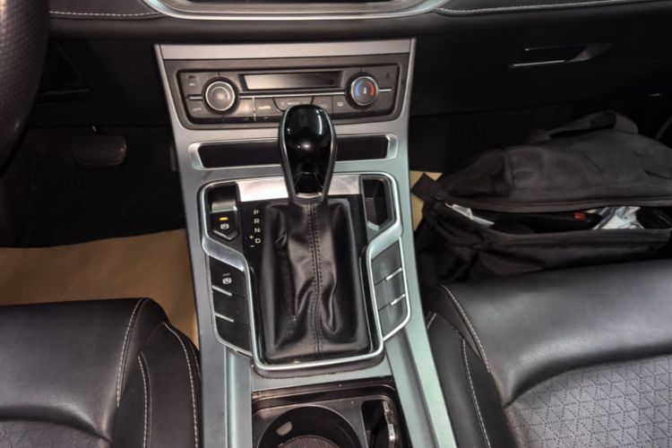 GEELY Emgrand 2021 #14 GEELY Emgrand 2021 car image #14