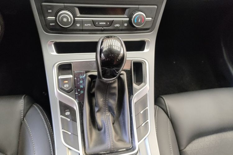 GEELY Emgrand 2021 #14 GEELY Emgrand 2021 car image #14