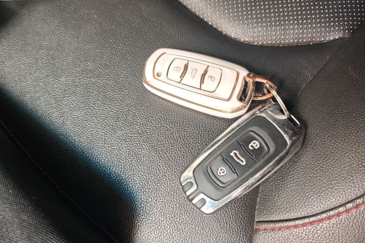 GEELY Emgrand 2015 car image #9