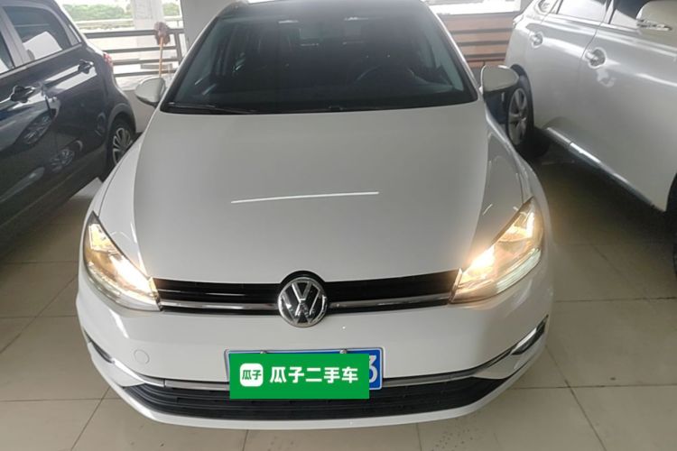 Volkswagen Golf 2017 car image #3