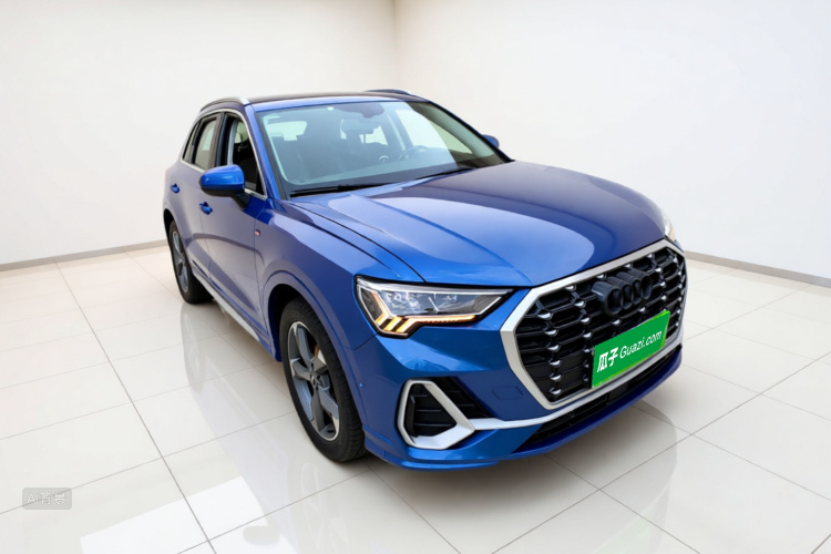 Audi Q3 2021 car image #4