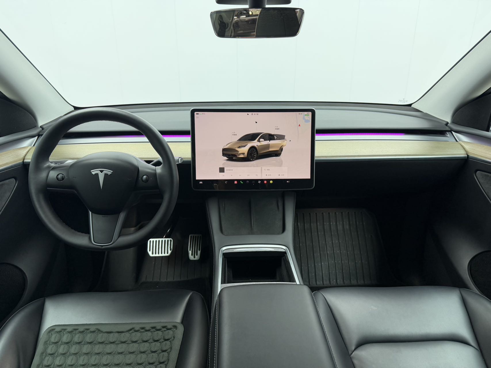 Tesla Model Y 2023 car image #7