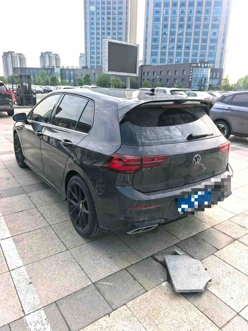Volkswagen Golf 2021 car image #5