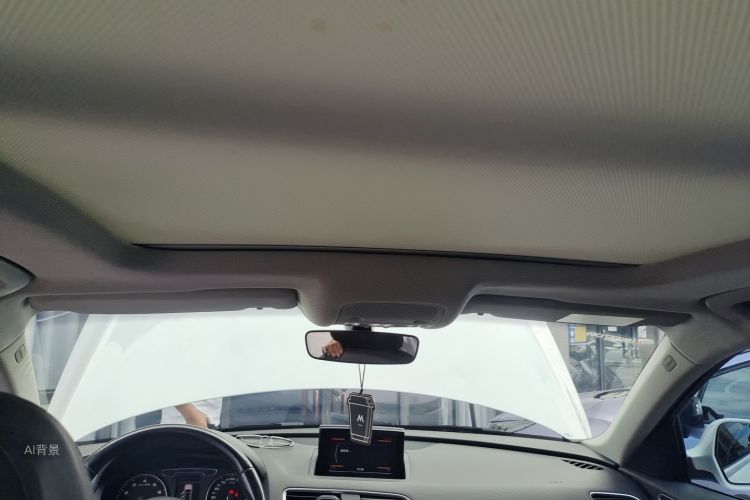 Audi Q3 2016 car image #20