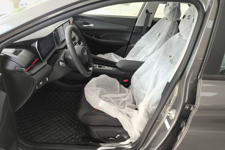 GEELY Binray 2026 immagine di auto #19