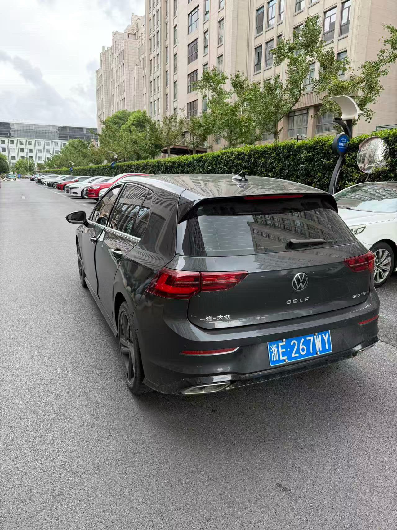Volkswagen Golf 2021 #2 Volkswagen Golf 2021 صورة سيارة #2