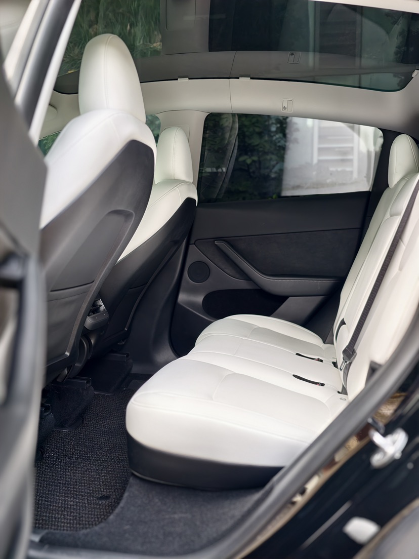 Tesla Model Y 2023 #8 Tesla Model Y 2023 car image #8