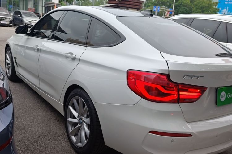 BMW 3 Series GT 2018 car image #7
