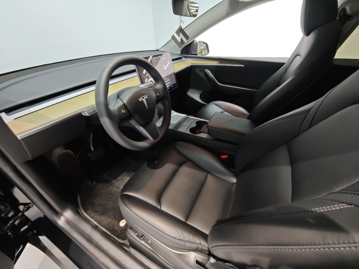 Tesla Model Y 2023 #7 Tesla Model Y 2023 car image #7