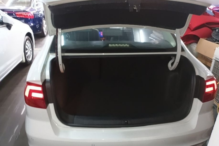 Volkswagen Bora 2017 immagine di auto #19