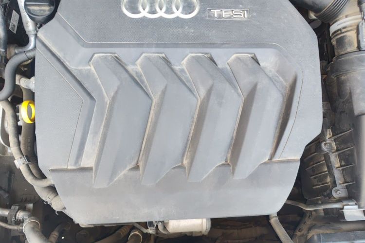 Audi Q3 2019 car image #22