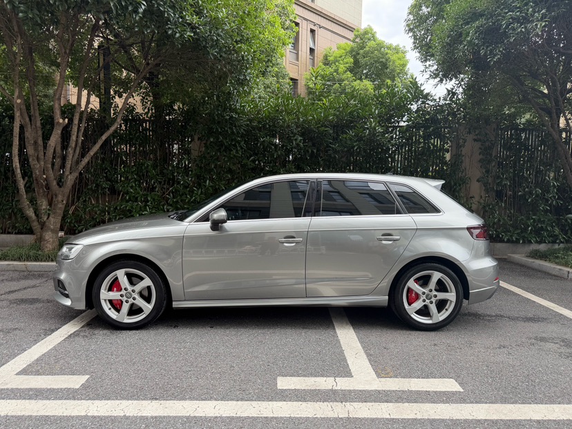 Audi A3 2019 car image #4