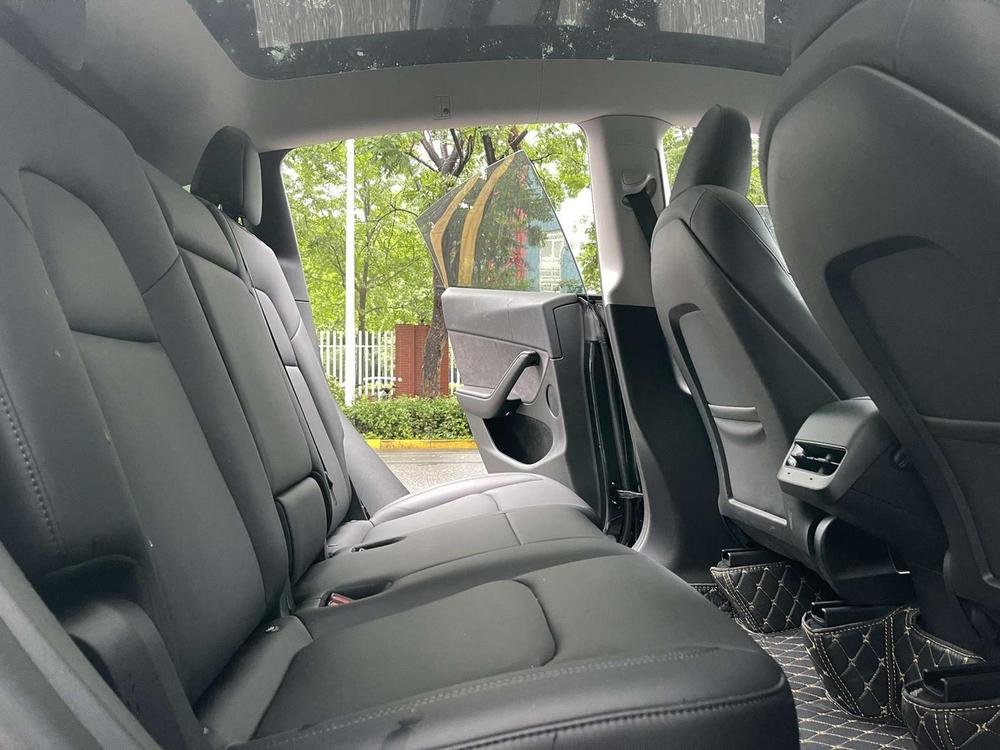 Tesla Model Y 2024 car image #8