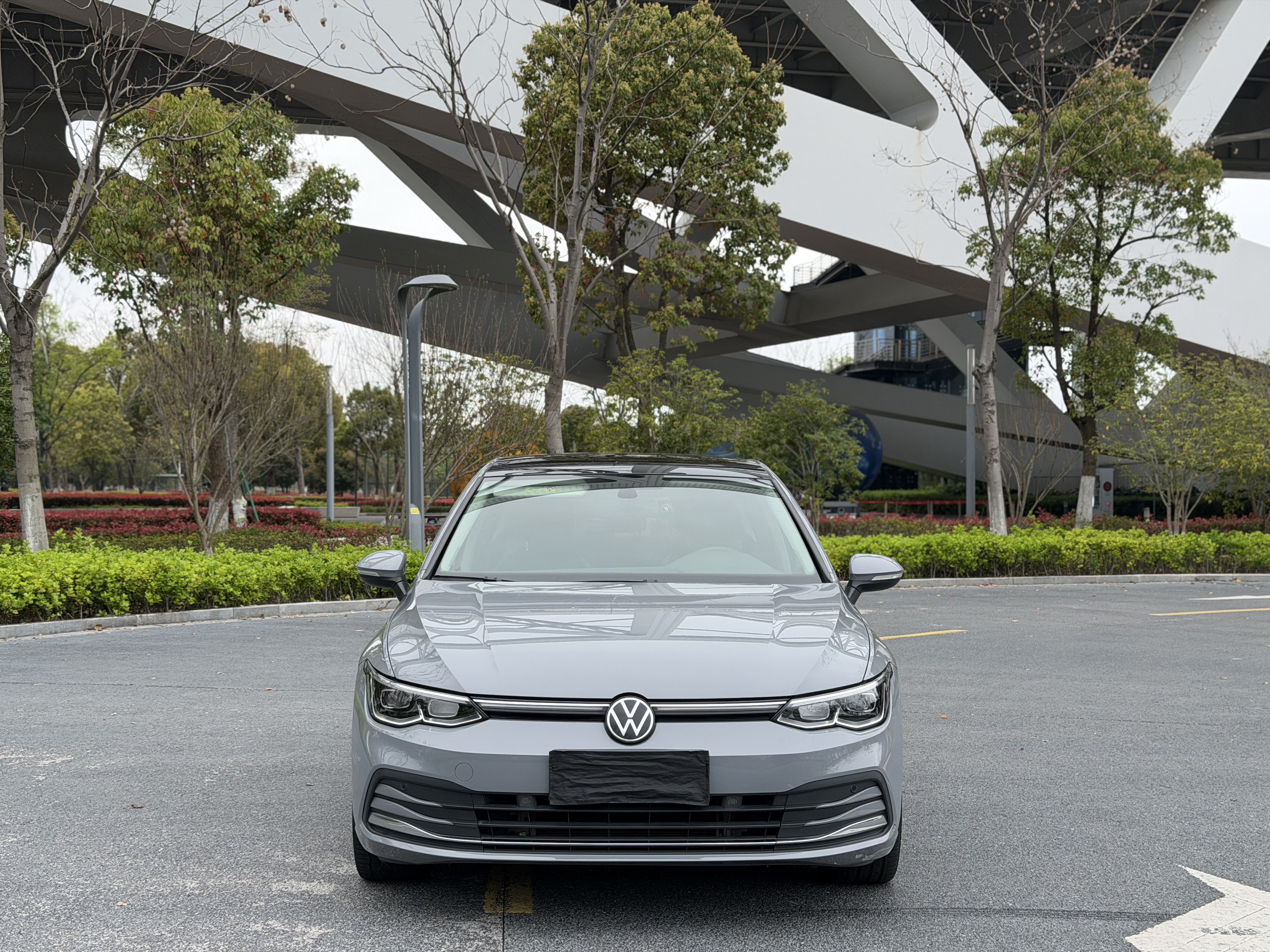 Volkswagen Golf 2021 car image #2