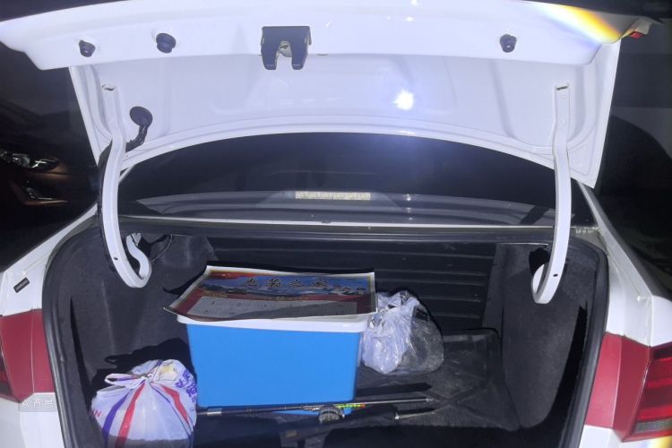 Volkswagen Santana 2016 car image #21