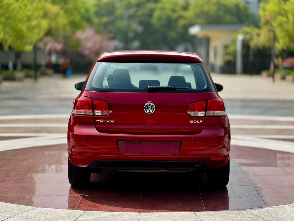 Volkswagen Golf 2012 car image #5