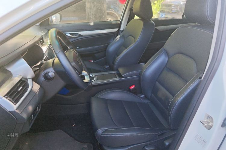 GEELY Emgrand 2019 car image #17