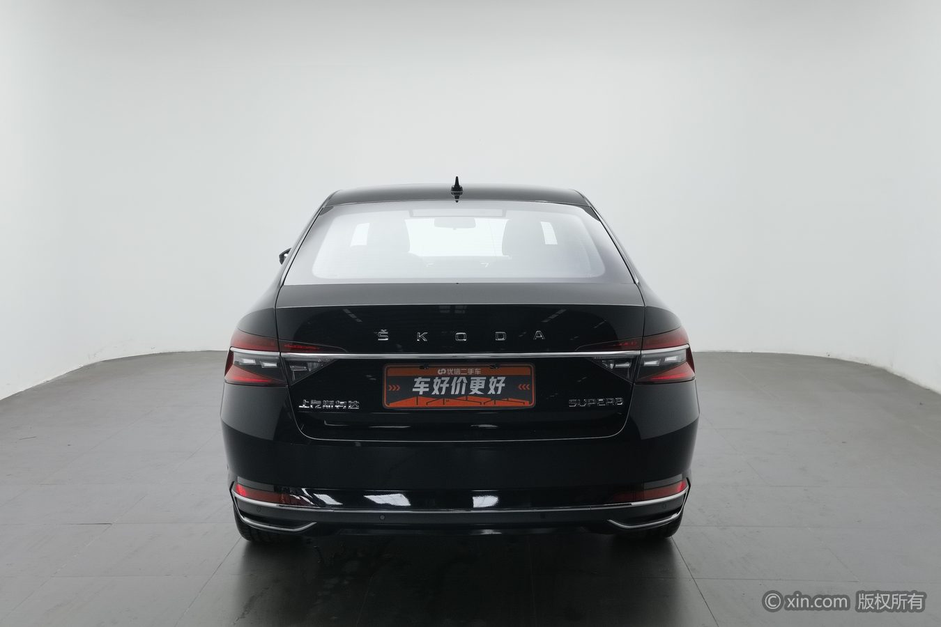 Skoda Superb 2025 car image #5