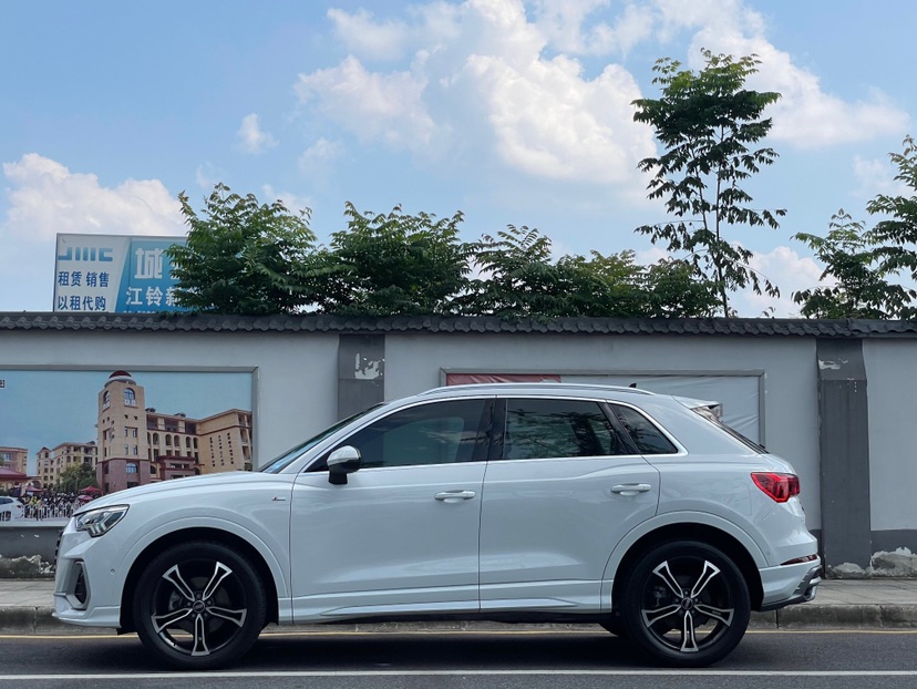 Audi Q3 2023 #4 Audi Q3 2023 car image #4
