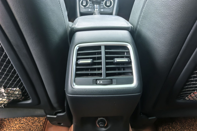 Audi Q3 2017 immagine di auto #23