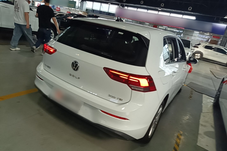 Volkswagen Golf 2023 immagine di auto #5