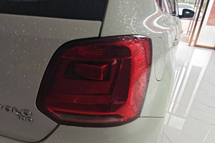 Volkswagen Polo 2019 car image #8