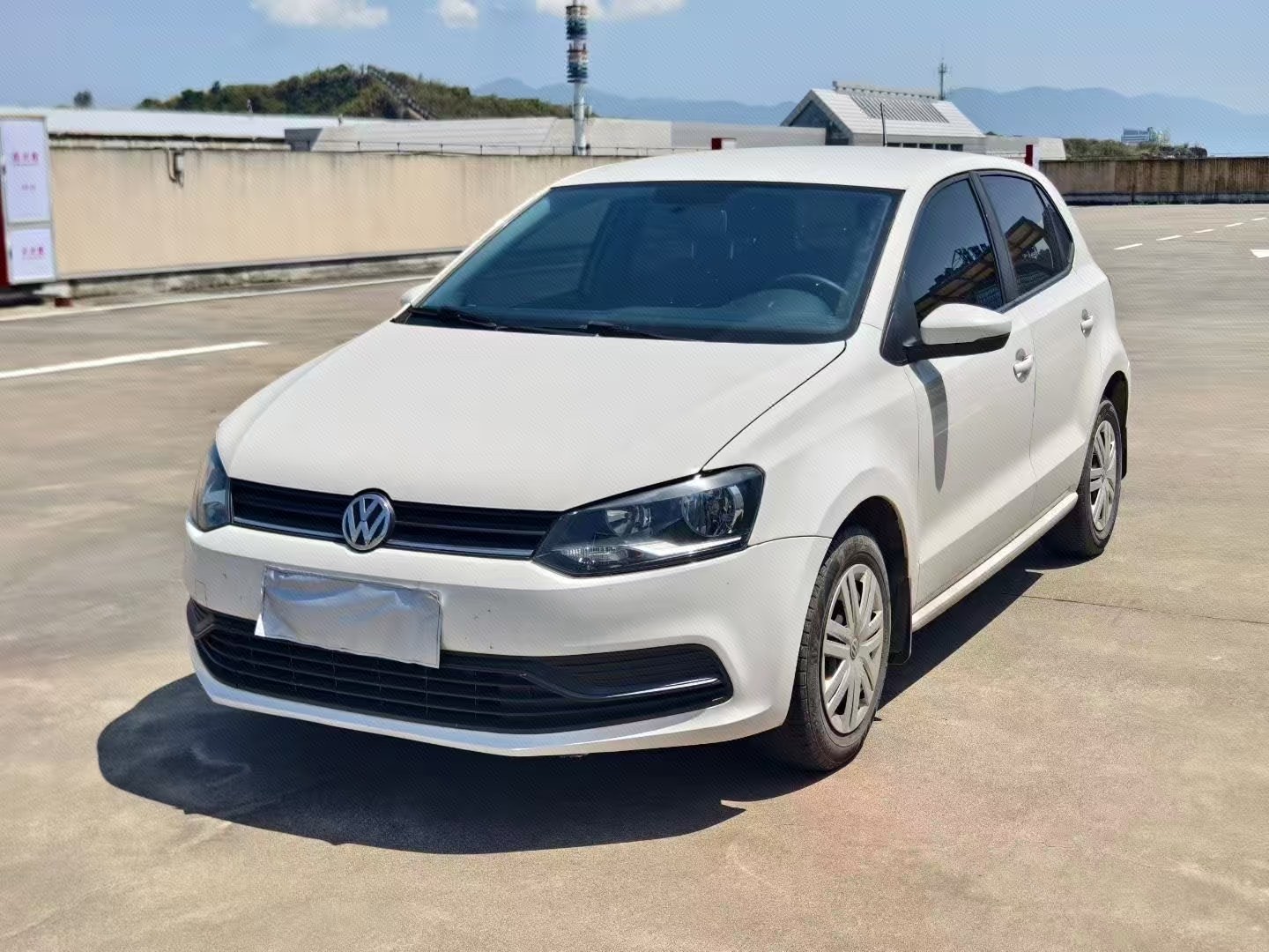 Volkswagen Polo 2018 car image 