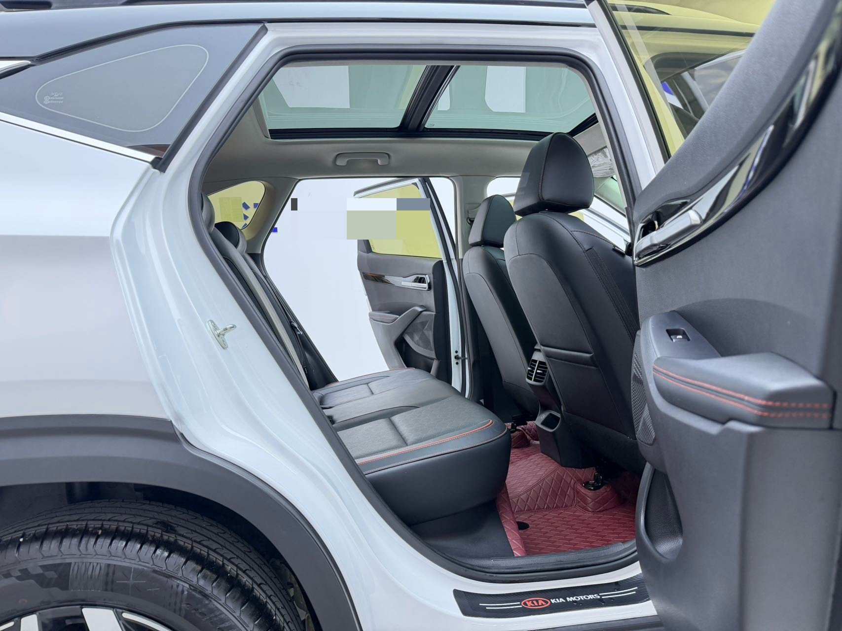 Kia Seltos 2023 car image #16