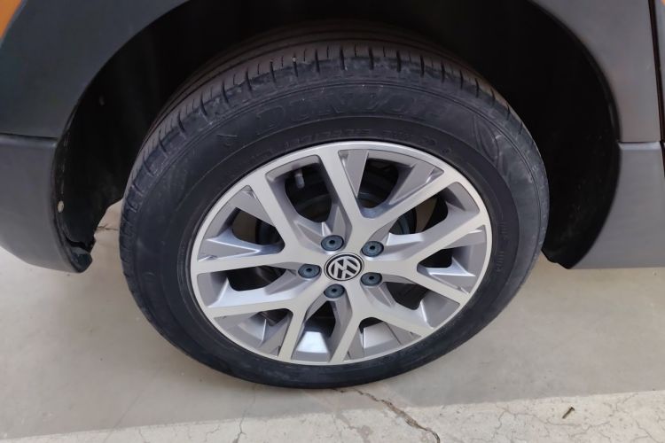 Volkswagen Polo 2018 car image #9