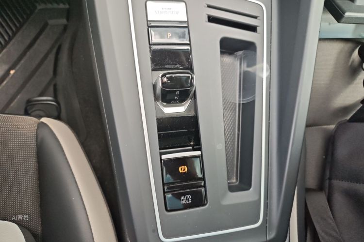 Volkswagen Golf 2022 immagine di auto #16