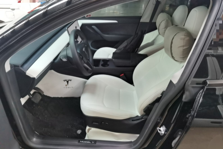 Tesla Model Y 2023 #15 Tesla Model Y 2023 car image #15