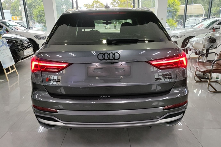 Audi Q3 2022 car image #6