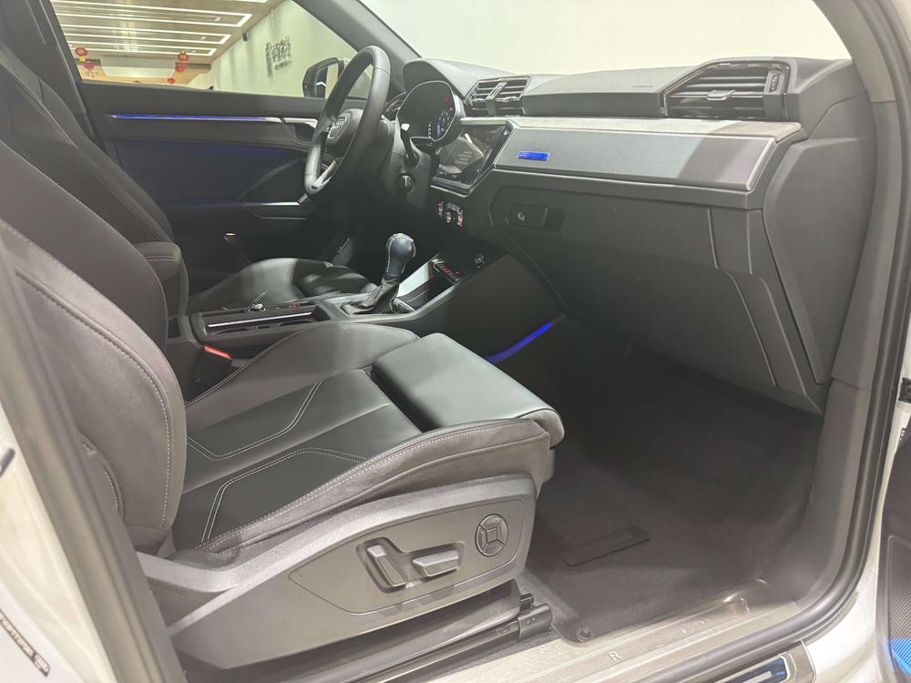 Audi Q3 2024 صورة سيارة #9