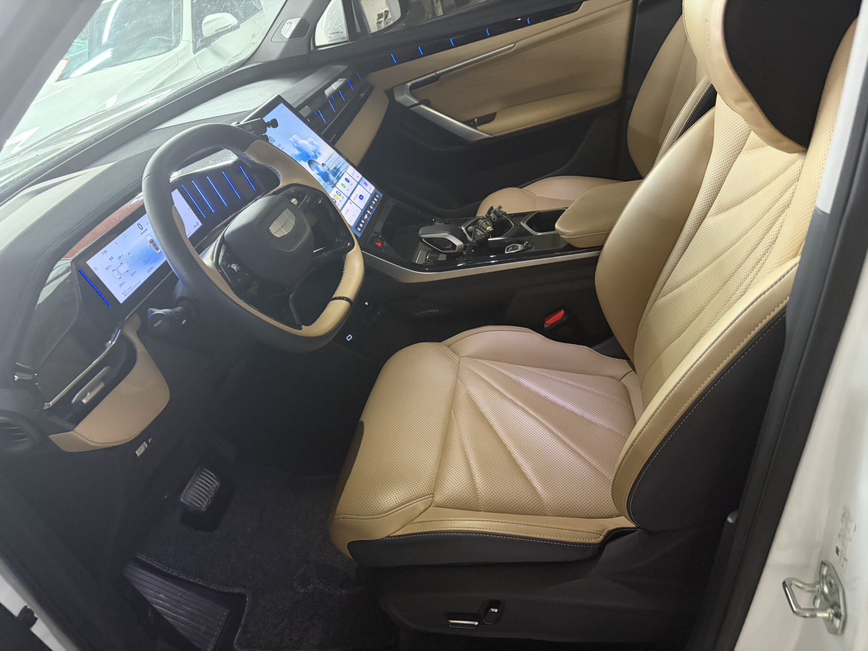 GEELY Boyue L 2023 #4 GEELY Boyue L 2023 imagen de coche #4