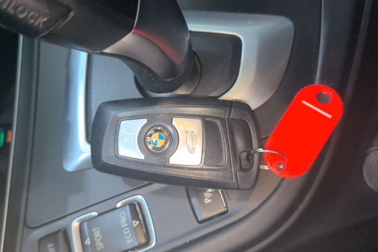 BMW 3 Series 2018 #9 BMW 3 Series 2018 car image #9