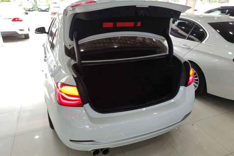 BMW 3 Series 2018 #21 BMW 3 Series 2018 car image #21