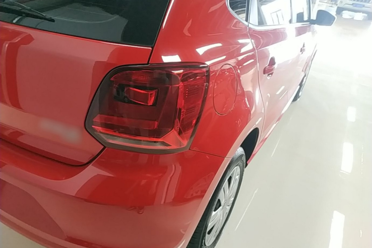 Volkswagen Polo 2018 car image #8