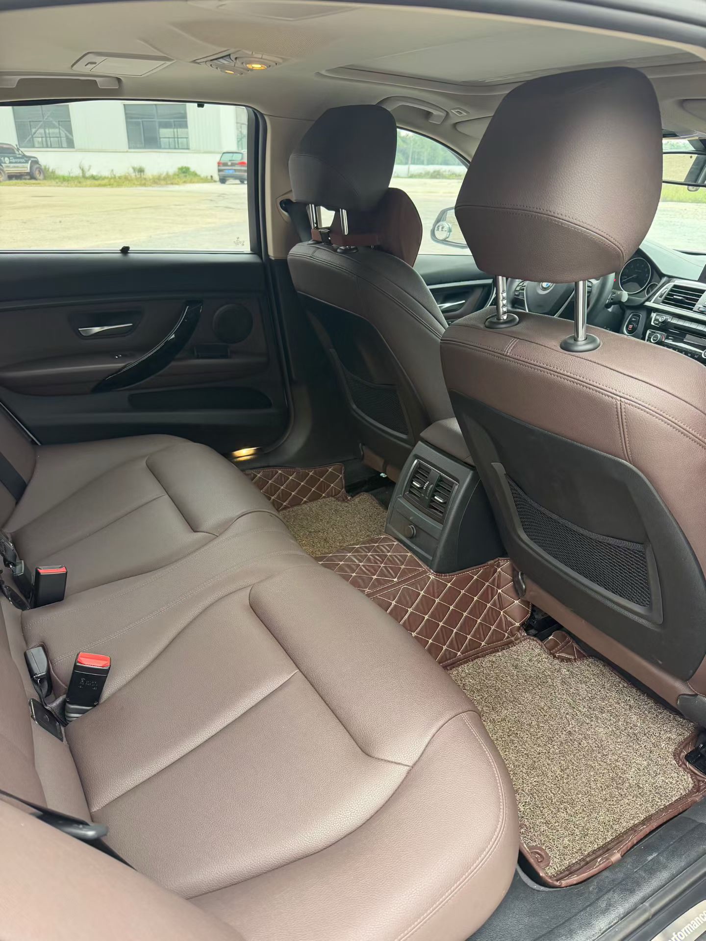 BMW 3 Series 2019 immagine di auto #5