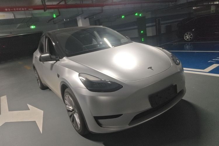 Tesla Model Y 2023 immagine di auto #4