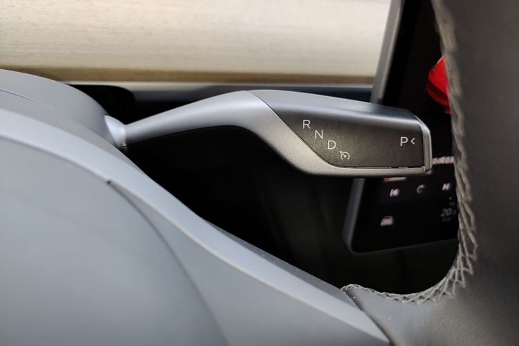 Tesla Model Y 2023 #18 Tesla Model Y 2023 car image #18