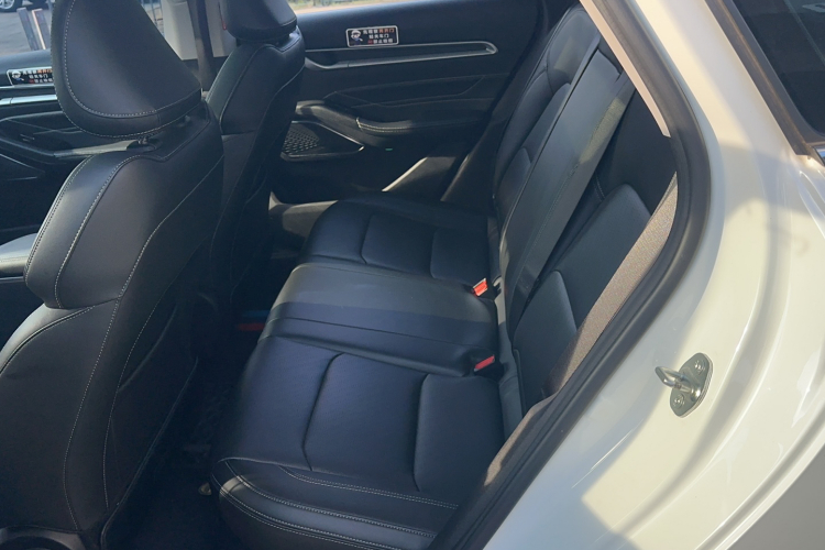 GEELY Emgrand 2022 car image #11