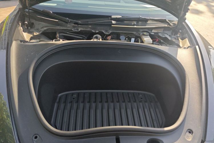 Tesla Model 3 2025 car image #22
