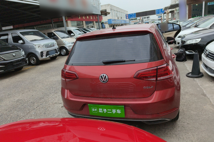 Volkswagen Golf 2018 car image #6