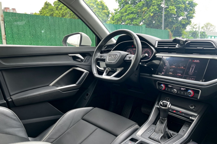 Audi Q3 2021 #20 Audi Q3 2021 car image #20