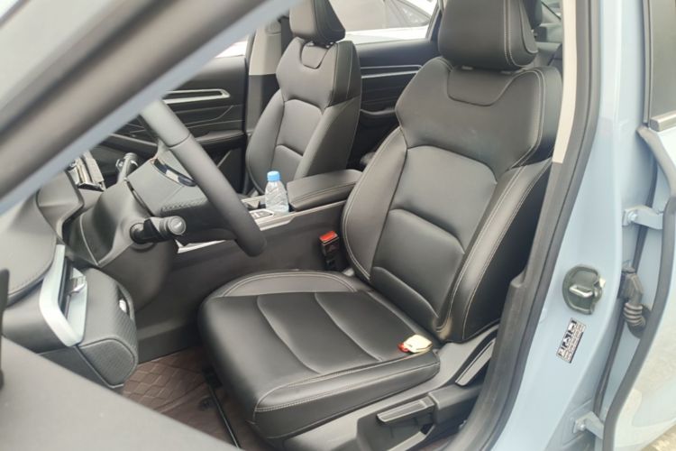 GEELY Emgrand 2024 #15 GEELY Emgrand 2024 car image #15