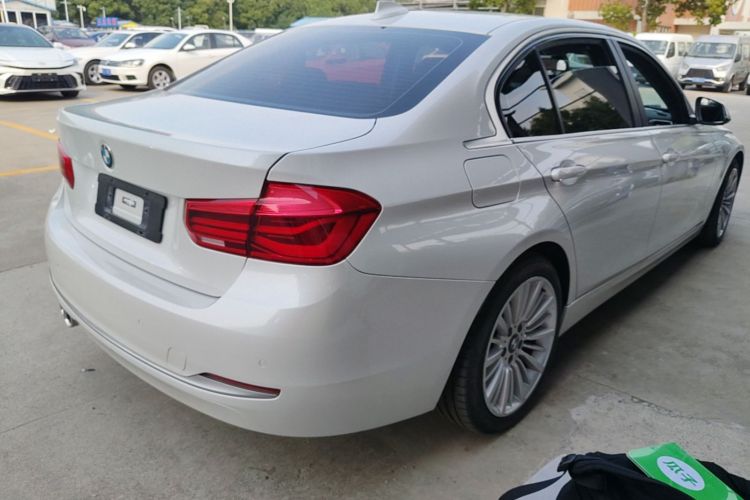 BMW 3 Series 2018 car image #7