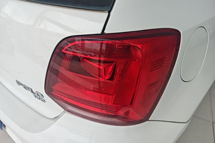 Volkswagen Polo 2017 car image #8