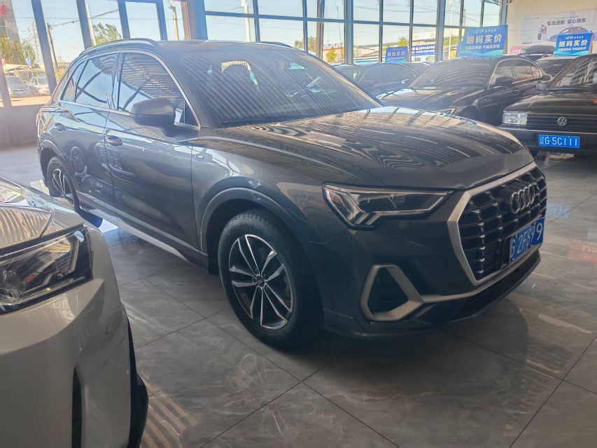 Audi Q3 2023 immagine di auto #3